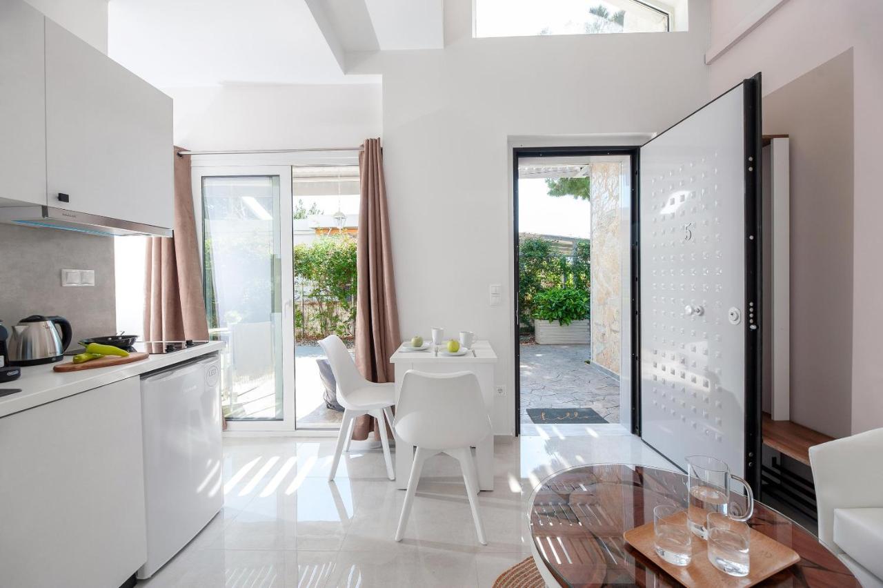 Alekos Luxury Suites Free 24H Transportation From - To Airport أرتيميدا المظهر الخارجي الصورة