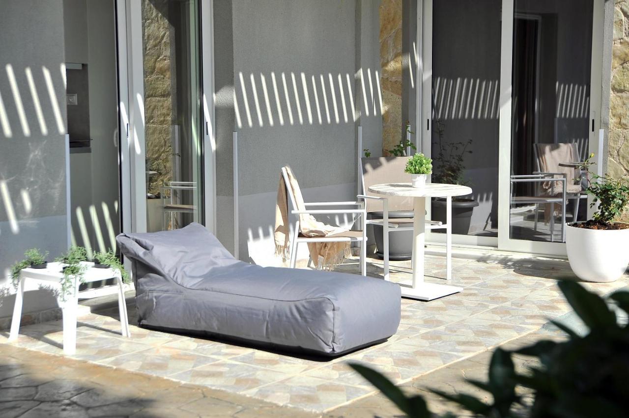 Alekos Luxury Suites Free 24H Transportation From - To Airport أرتيميدا المظهر الخارجي الصورة