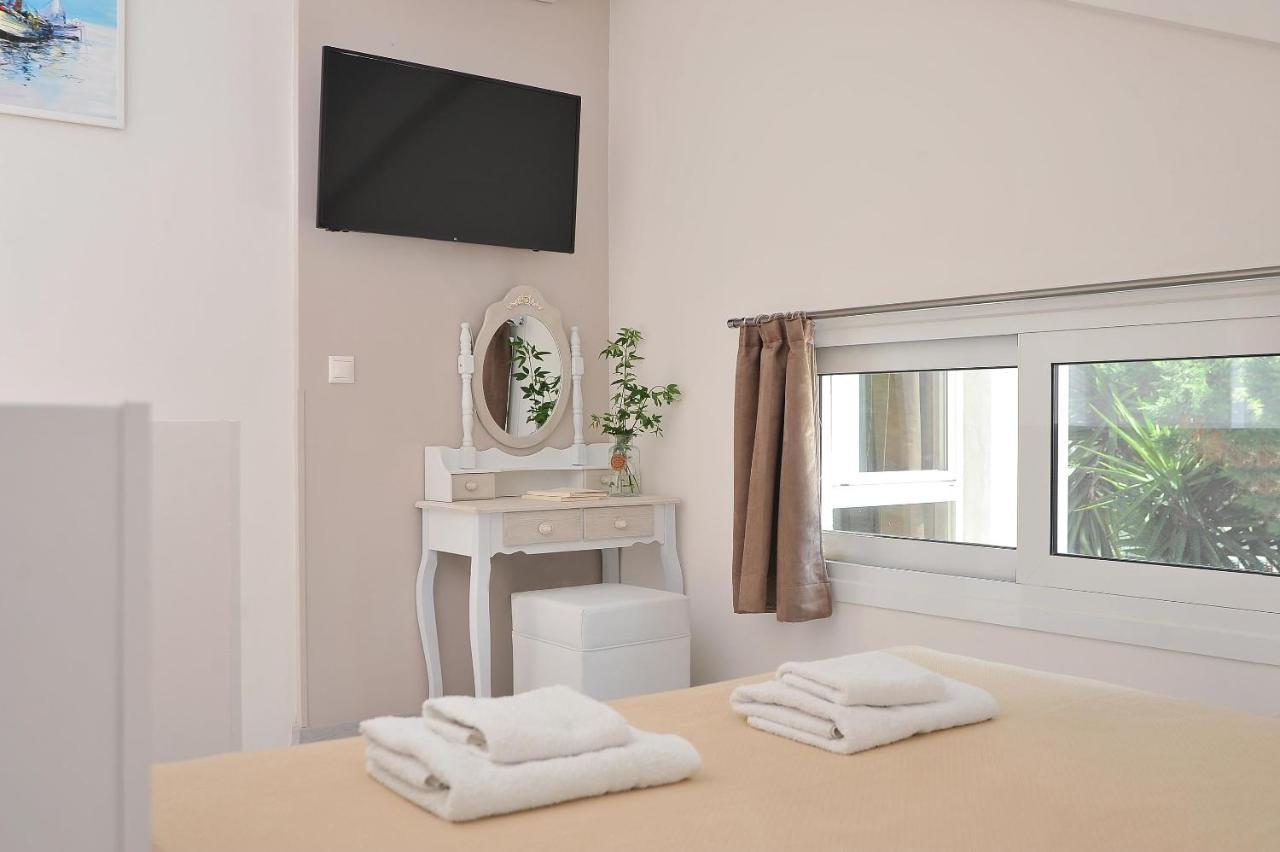 Alekos Luxury Suites Free 24H Transportation From - To Airport أرتيميدا المظهر الخارجي الصورة