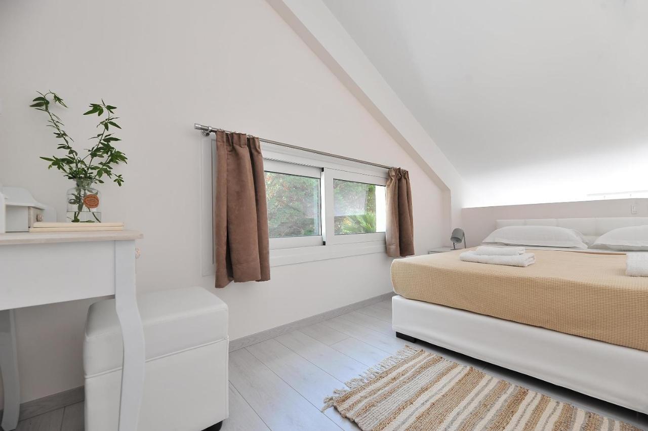 Alekos Luxury Suites Free 24H Transportation From - To Airport أرتيميدا المظهر الخارجي الصورة