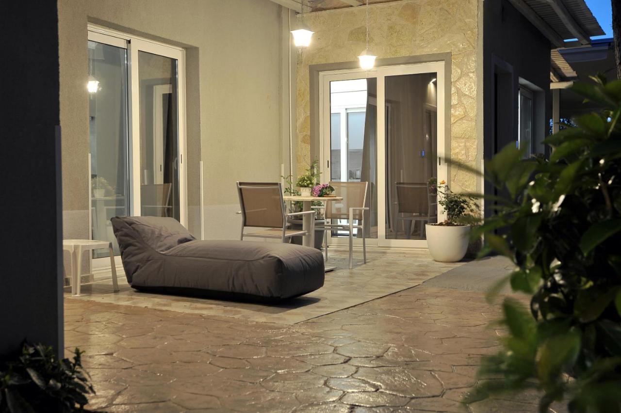 Alekos Luxury Suites Free 24H Transportation From - To Airport أرتيميدا المظهر الخارجي الصورة