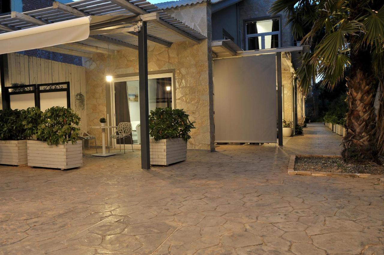 Alekos Luxury Suites Free 24H Transportation From - To Airport أرتيميدا المظهر الخارجي الصورة