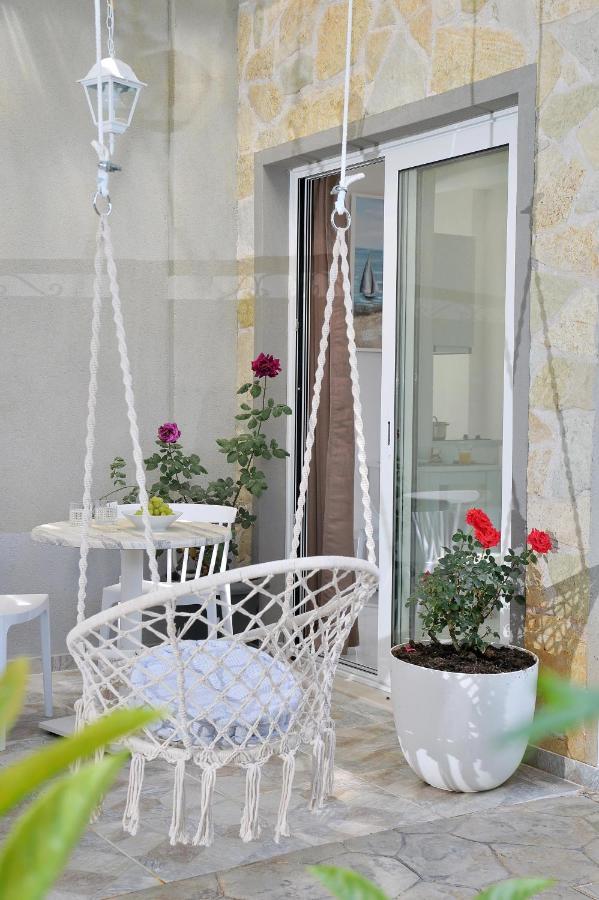 Alekos Luxury Suites Free 24H Transportation From - To Airport أرتيميدا المظهر الخارجي الصورة