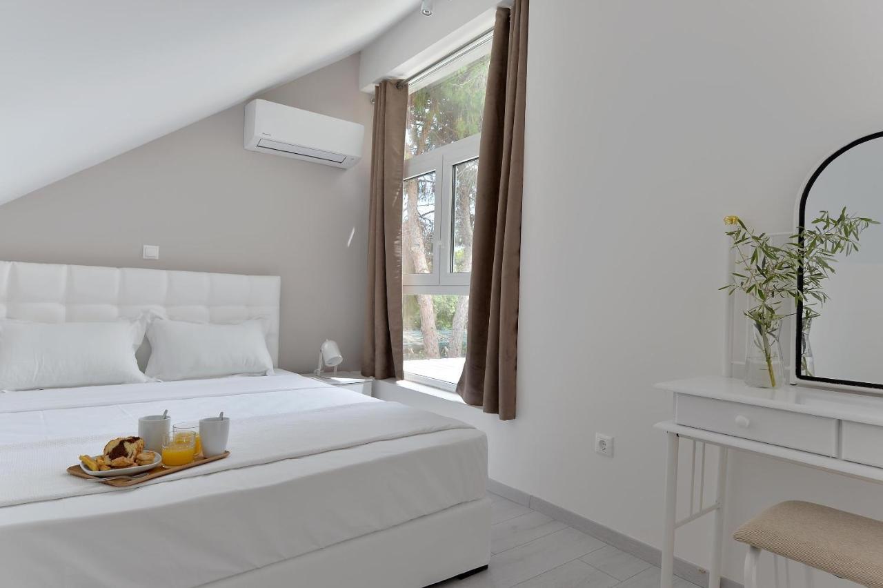 Alekos Luxury Suites Free 24H Transportation From - To Airport أرتيميدا المظهر الخارجي الصورة